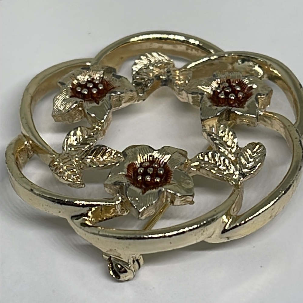Sarah Coventry circa 1975 Elegant Gold tone  Floral Brooch pin - Picture 5 of 10
